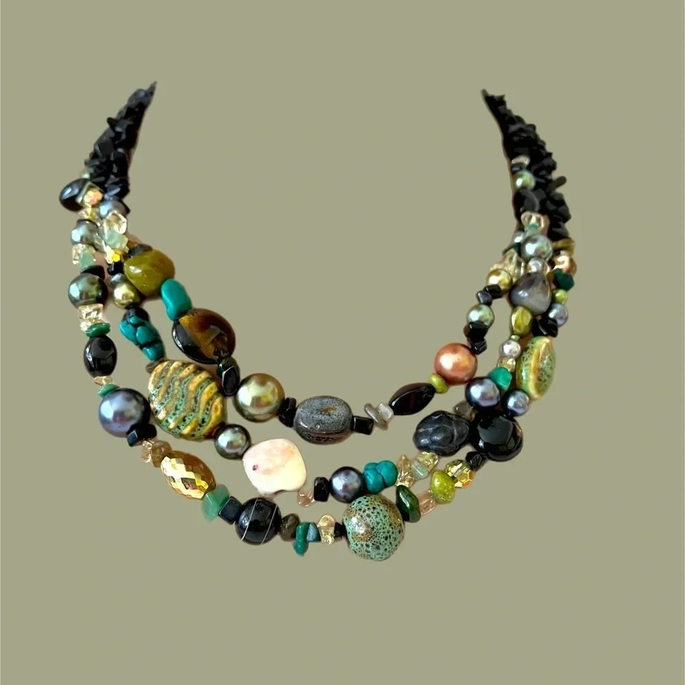 Stunning 3 strand vintage necklace. Colorful real stone necklace. Very vintage